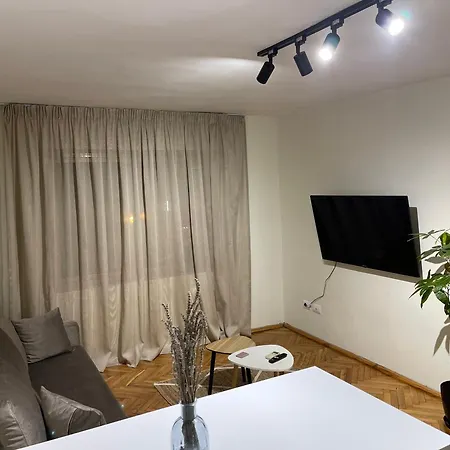 Cozy Apartment, In The Center Of Lägenhet *